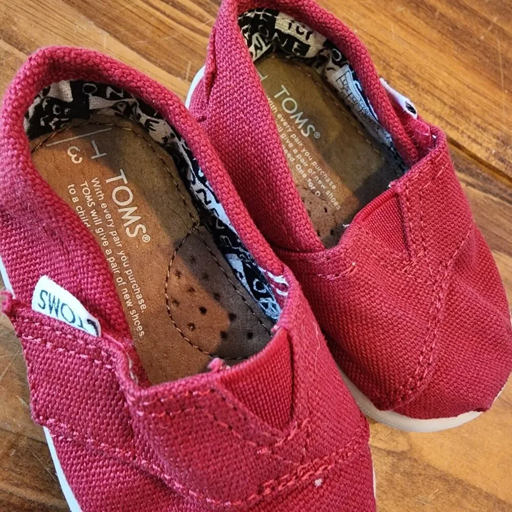 Toms Infant Classics Red Canvas Shoes Toddler Size T‎ 3 Unisex Toddler EUC